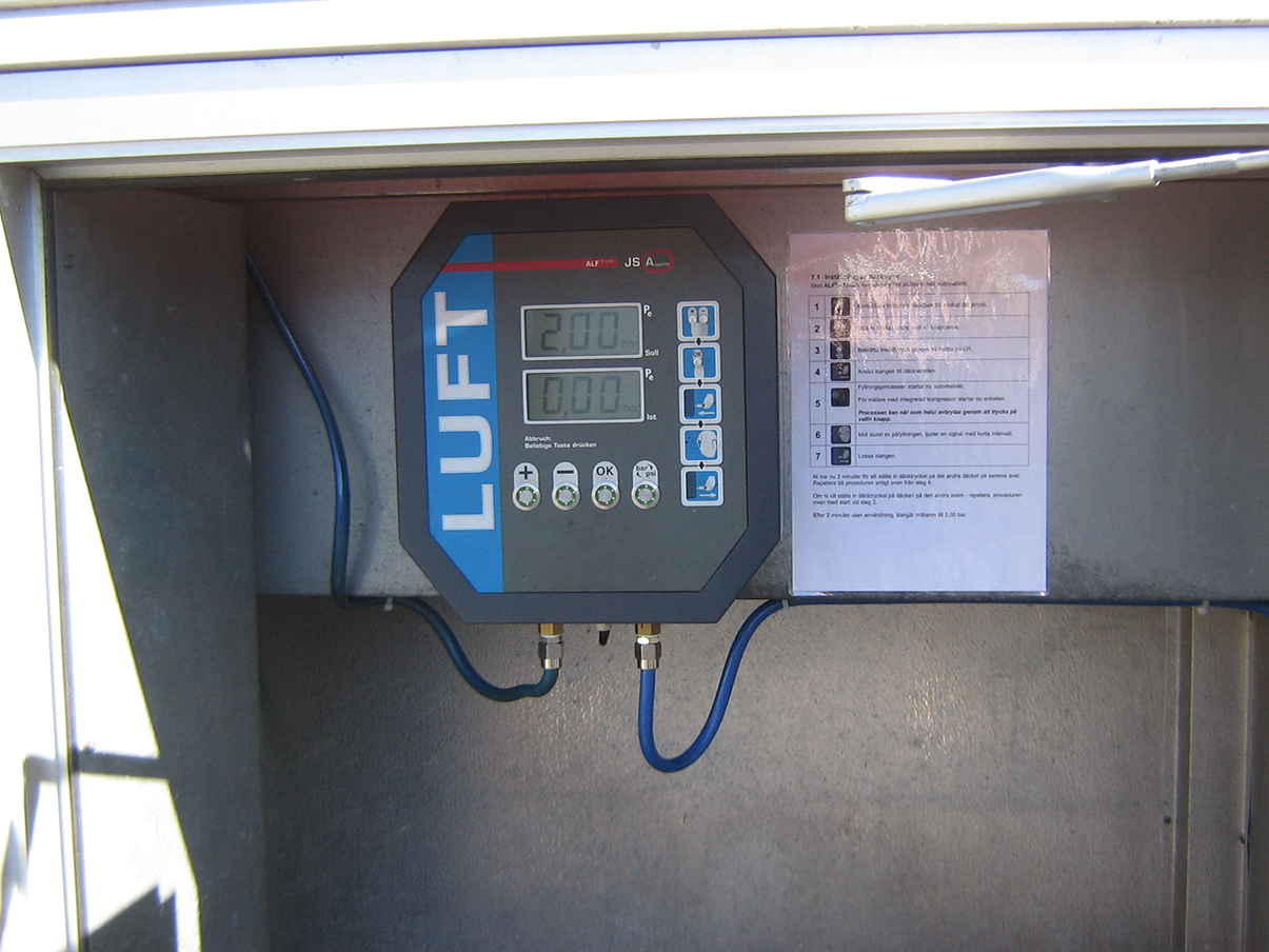 En ALF lufttrycksmätare i ett luft- och vattenskåp